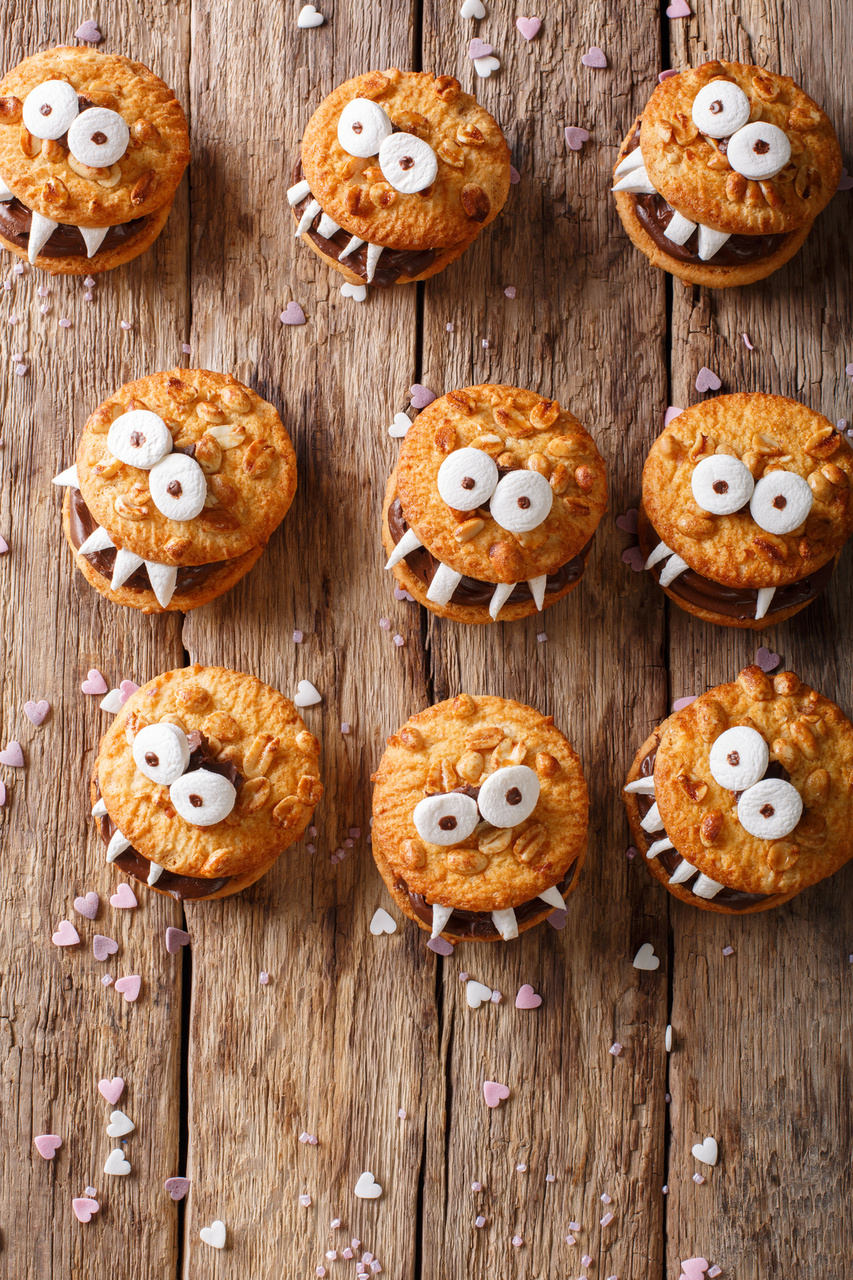 Chomping Monster Halloween Cookies 